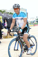 组图：《破风》台湾封街拍摄 彭于晏崔始源竞速