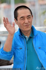 组图：巩俐黑裙透视气场强 新谋女郎笑靥如花