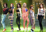 组图：T-ara等女团性感献唱 紧身打歌服露蛮腰