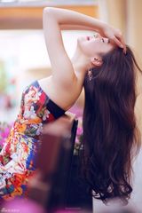 组图：袁菲褪去清纯变身妖艳熟女