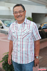 组图：刘丹探望孙女笑不拢嘴 与杨幂父母合影