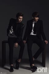 组图：帝国之子展熟男魅力 散发夏日香气