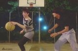 [老照片]王祖贤秀球技 胯下运球上反篮功底扎实