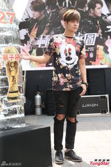 组图：罗志祥自曝最爱裸体照镜子超自恋