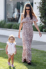 策划：情侣装Out！看明星亲子装激萌来袭