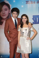 独家：《浪漫满屋》Mike牵Aom情意绵绵