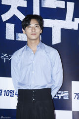 独家：《好朋友》三主演宣传新作 帅出新高度