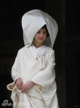 组图：佐佐木希新戏穿日本传统婚服美若天仙