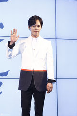 独家：《神枪手》李准基高调亮相 耍宝卖萌