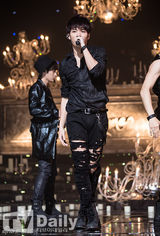 组图：infinite等献唱表演 EXO-K缺席仍夺冠