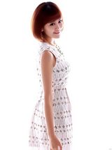 组图：海陆时尚写真俏丽可人秀长腿