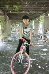 组图：李家成校园萌系写真 青葱岁月惹追忆