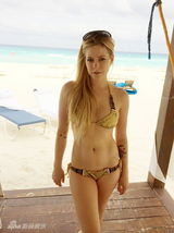 组图：艳照门曝卡戴珊艾薇儿裸照 抖奶超模新图