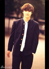 组图：“水球”小鲜肉走红 山崎贤人眉清目秀