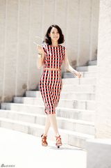 组图：刘滢炫彩街拍 魅惑性感不断突破自我