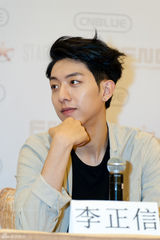 独家：CNBLUE上海强势开唱 摇滚美男笑容暖