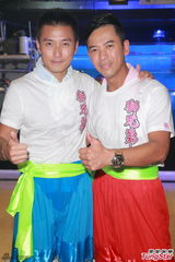 组图：曾志伟谭咏麟投资火锅店 盼开店收益行善