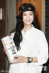 组图：韩星Clara(李成敏)出席活动 下衣失踪秀美腿