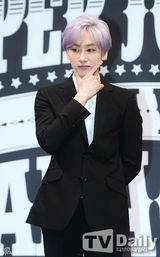 组图：Super Junior回归在即 发布会大展搞怪本能引爆笑