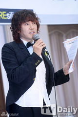 组图：韩星金长勋望组建民间心理治疗组织