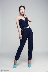 组图：张暖雅赴台拍写真 多样风格尽显优雅魅惑