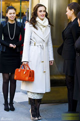 高清组图：莉顿-梅斯特街拍 白色大衣搭配靓包