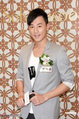 幻灯图集：徐子淇产后亮相 生孩子上瘾想生四个