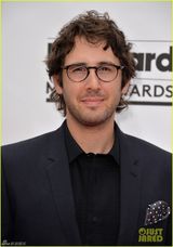 组图：公告牌红毯群星璀璨 夏奇拉洛佩兹斗性感