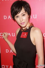 组图：被指求与黄宗泽复合 杨峥称很难分享这事