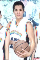 组图：蓝正龙盼早生子 为娇妻改冲动个性