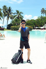 组图：张晓龙大溪地写真蓝天碧海阳光帅气