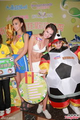 组图：Jessica C性感出席世界杯活动