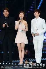 组图：众星助阵梦想演唱会 嗨唱夏日不眠夜