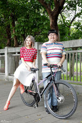 组图：安心亚《在一起》MV曝光 上演甜蜜爱恋