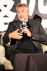 组图：吕克-贝松称极爱文字创作 艺术无国界