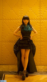 组图：吴莫愁新歌风格变优雅 豪宅中诉伤情