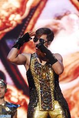 组图：罗志祥上海演唱会 花40万重做演出服