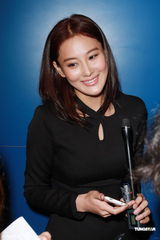 组图：《喜上加囍》主创再聚首 张馨予孟瑶录制节目