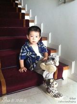 组图：明星宝宝盘点 赵薇女儿潮范儿小七卖萌