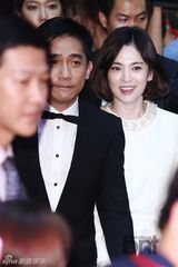 组图：张东健等捧场电影节 梁朝伟牵手宋慧乔