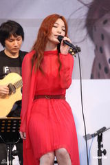 组图：田馥甄台北庆功新专辑 12月将办个唱