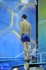 组图：《水立方》半决赛吴建豪剪短泳裤