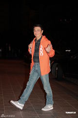 组图：梁靖琪黄敏豪婚宴众星捧场 先忙工作不急造人