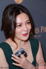 组图：关之琳出席爱彼女皇杯庆祝派对显老态