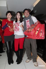 组图：《我爱HK》票房过千万 麦长青黄智雯等谢票