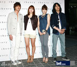 组图：少时秀英与金来沅等出席名品开业礼