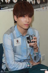 组图：张敬轩献唱歌唱比赛 罗力威经纪非方国华