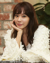 组图：金雅中黑白配清新出镜 气质纯美脱俗