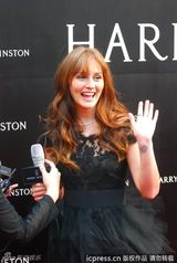 组图：《绯闻女孩》双星上海行 外籍男穿内裤追星