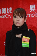 组图：张继聪行善不为荣誉 否认谢安琪贬低学历